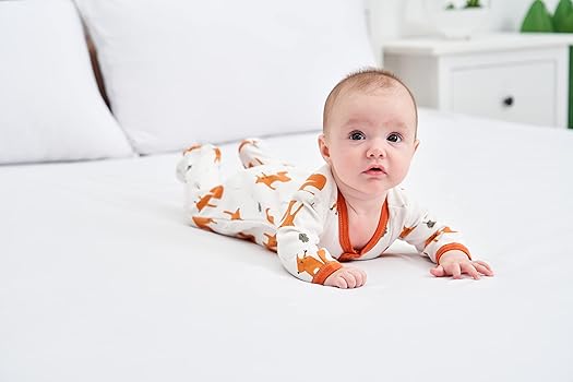 как выбрать одежду для новорождённого: советы для заботливых родителей